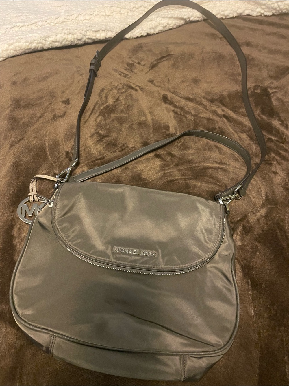 Michael Kors Women's Gray Crossbody Bag. New Without Tags.